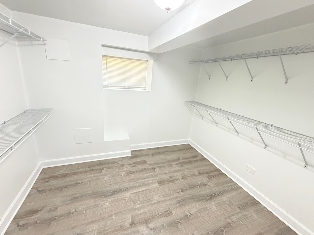 2415 N Hamlin Avenue - Photo 8