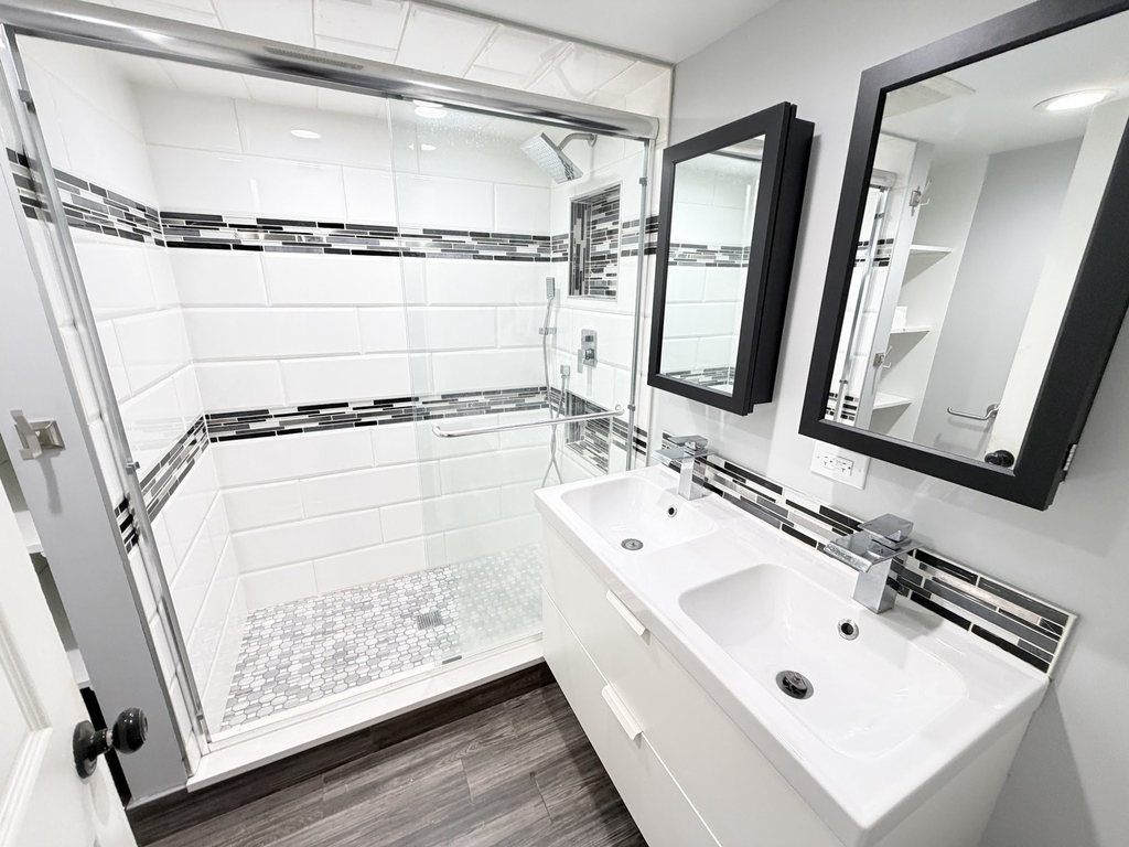 2415 N Hamlin Avenue - Photo 11
