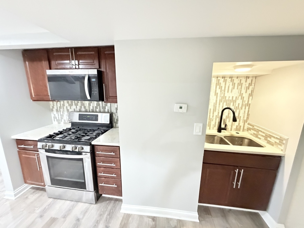 2415 N Hamlin Avenue - Photo 3