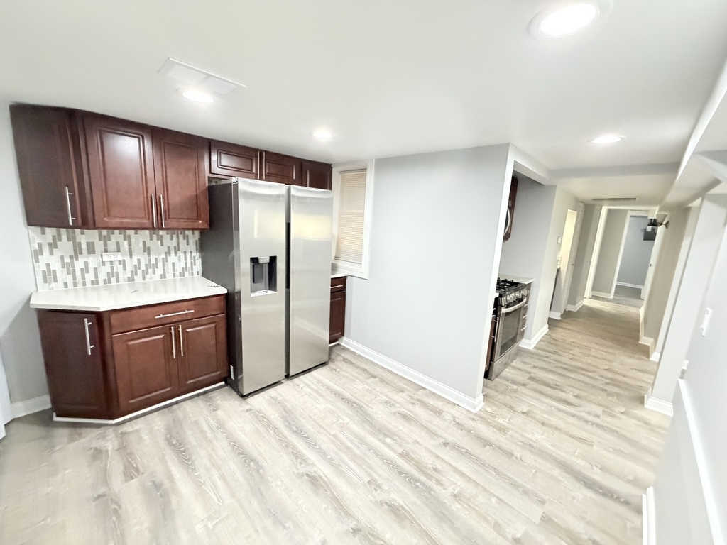2415 N Hamlin Avenue - Photo 2