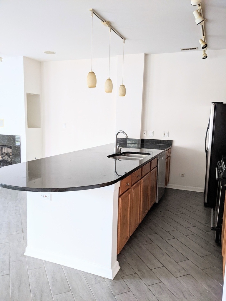 807 W 14th Place - Photo 5
