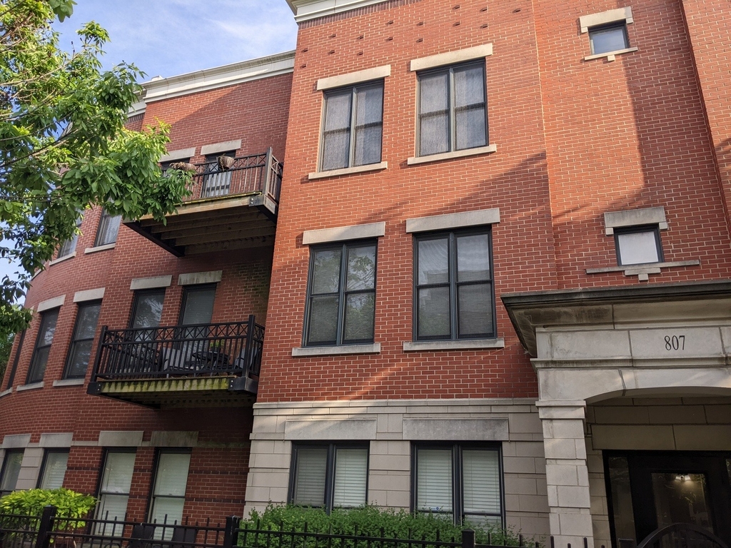 807 W 14th Place - Photo 1