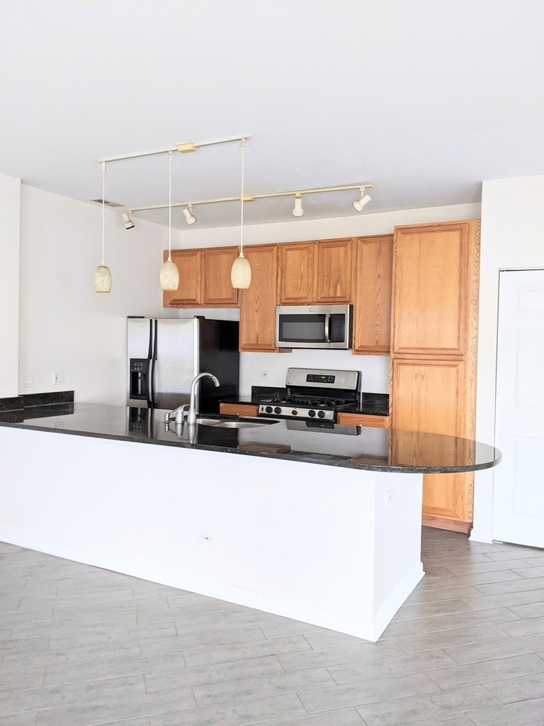 807 W 14th Place - Photo 7