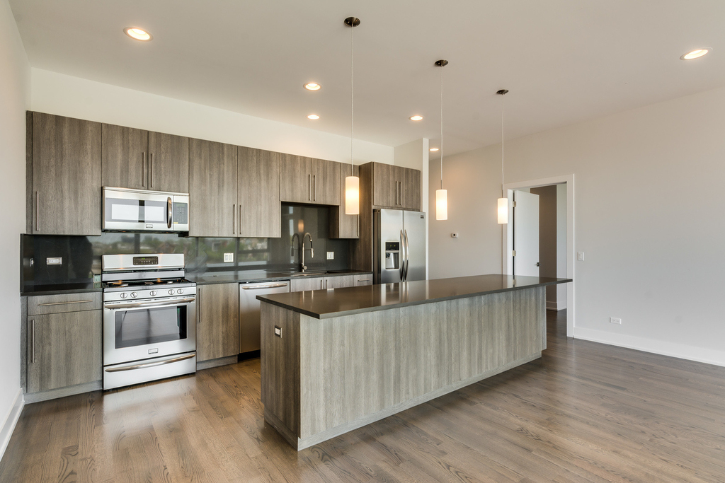 2351 N Seeley Avenue - Photo 2