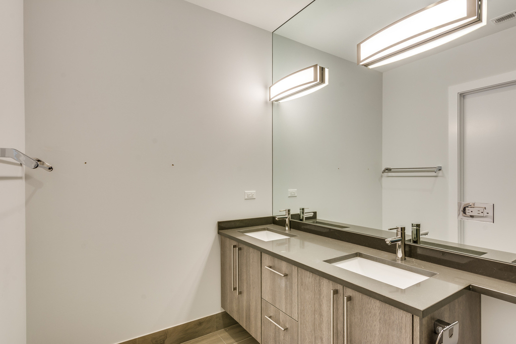 2351 N Seeley Avenue - Photo 7