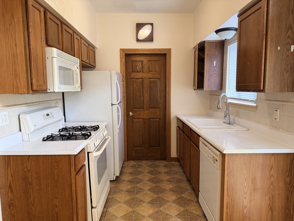 22256 W Natchez Court - Photo 1