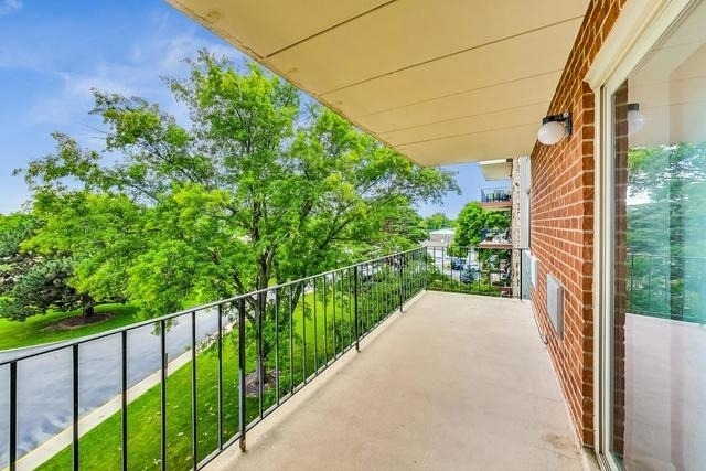 16 E Old Willow Road - Photo 16