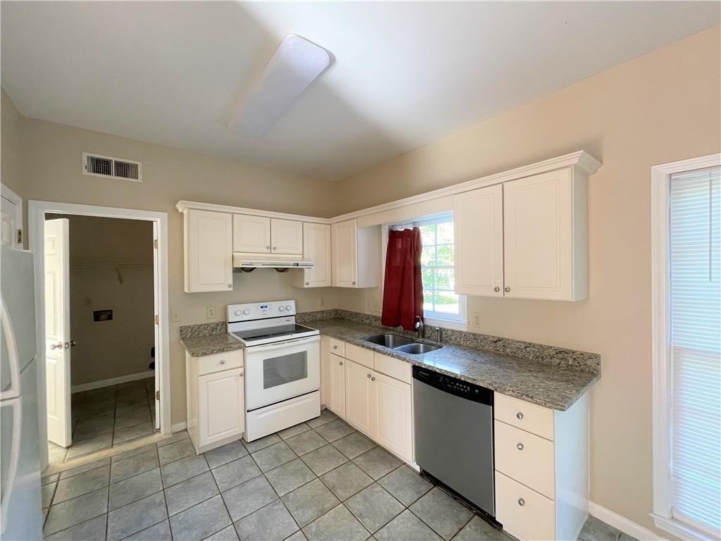 10730 Pinewalk Forest Circle - Photo 8