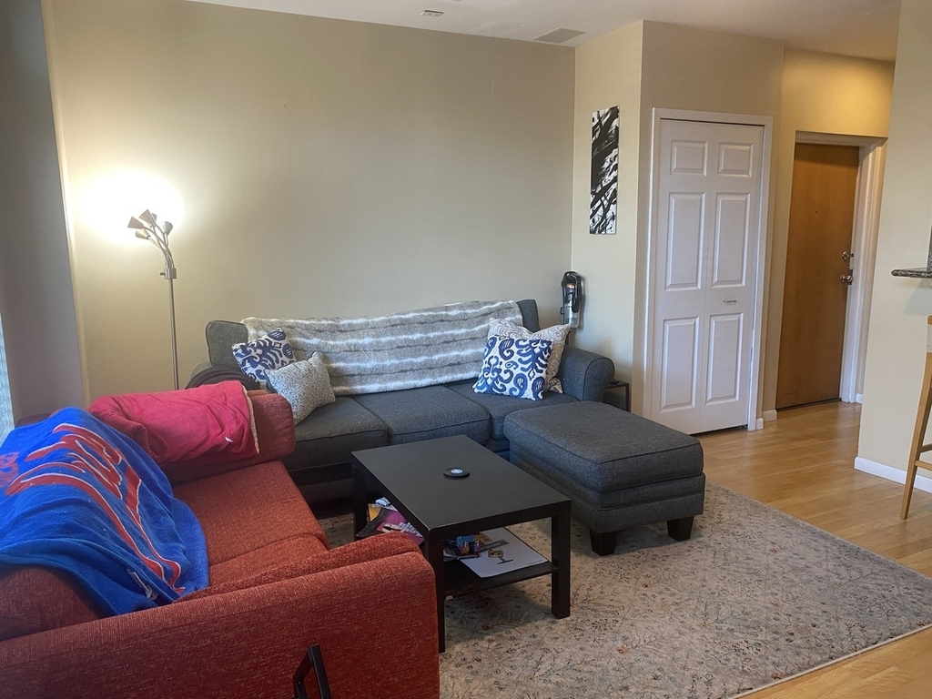 2135 N Southport Avenue - Photo 2