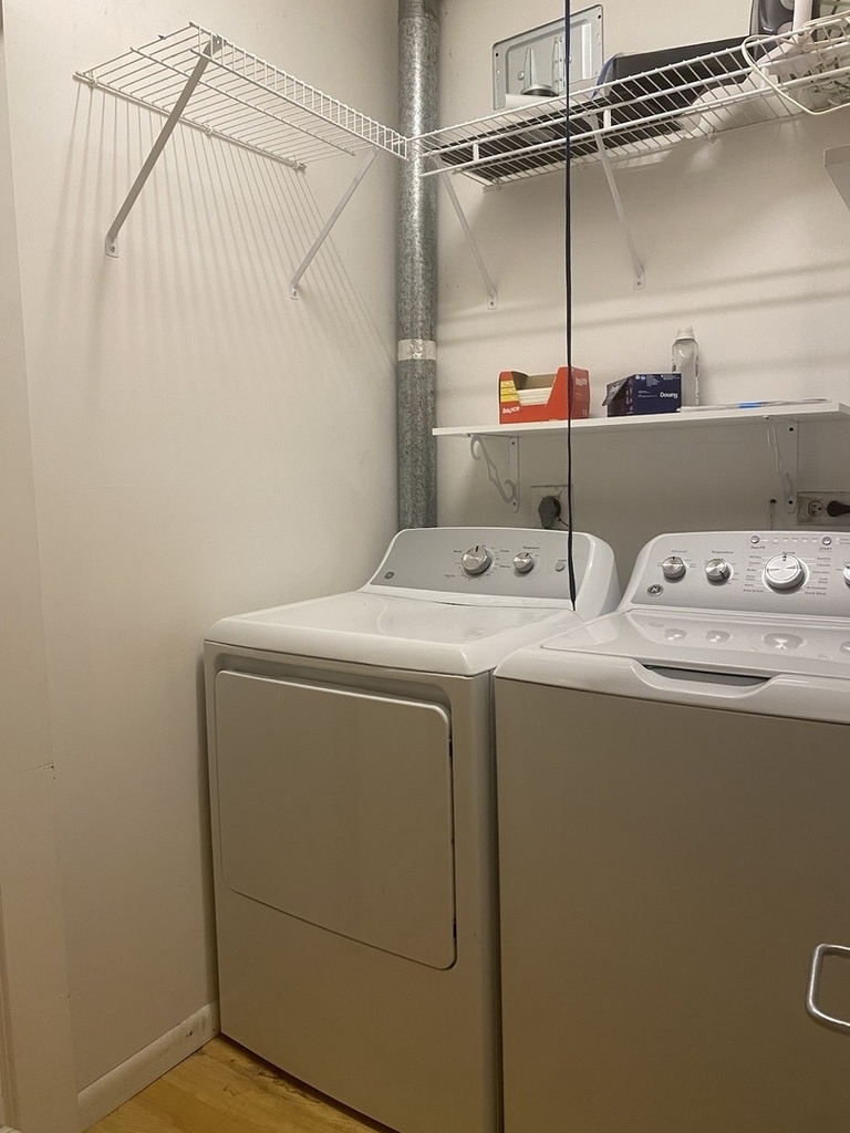 2135 N Southport Avenue - Photo 12
