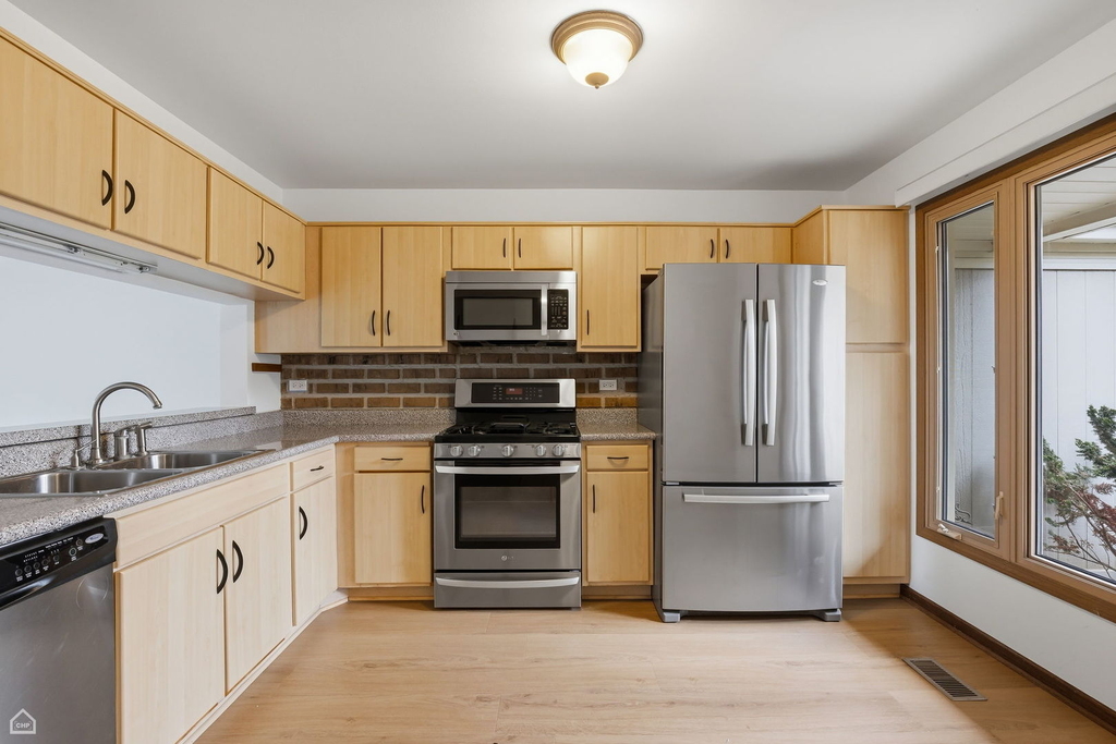 341 Redwing Drive - Photo 4