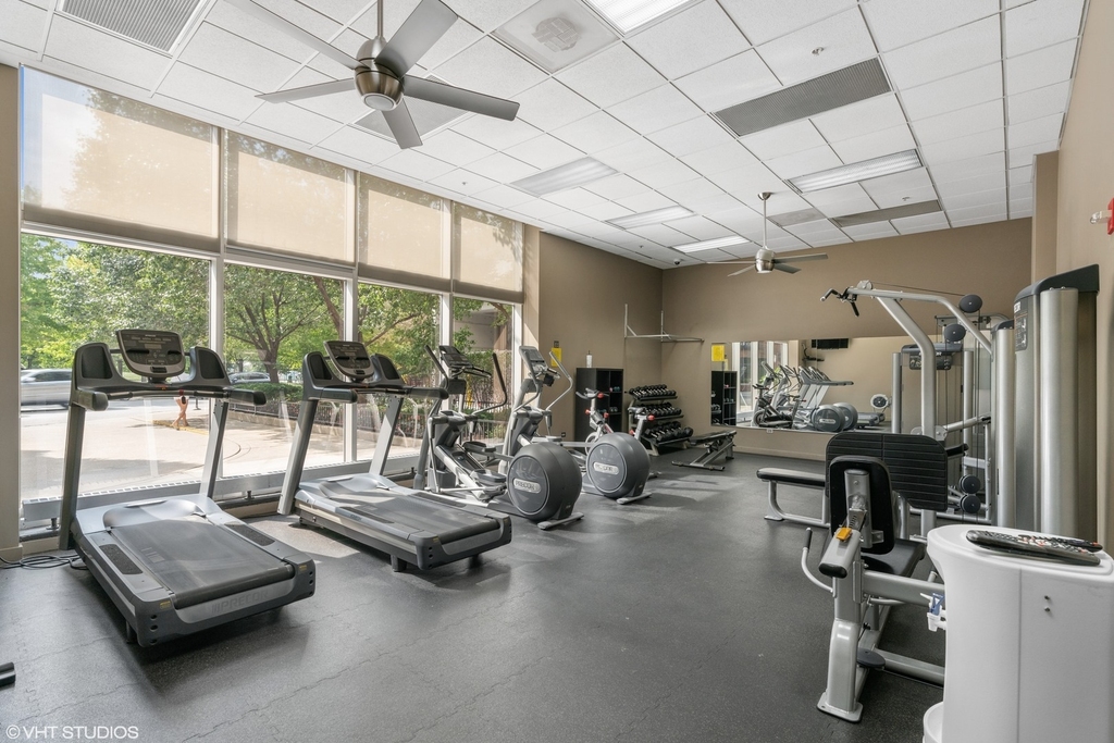 645 N Kingsbury Street - Photo 19