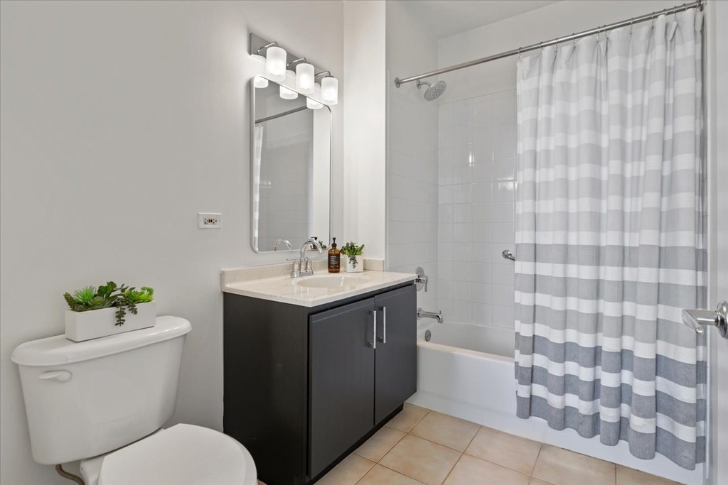 645 N Kingsbury Street - Photo 17