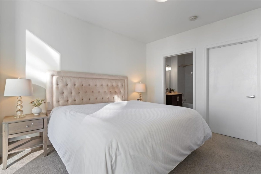 645 N Kingsbury Street - Photo 16