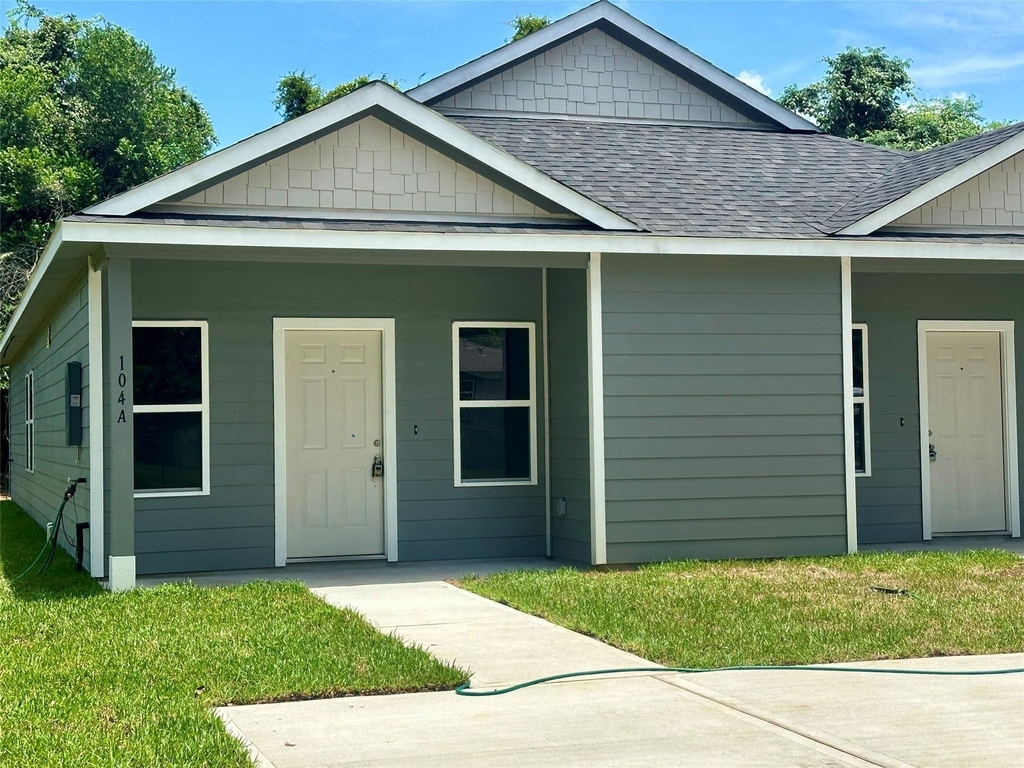 104 Turner Drive - Photo 0