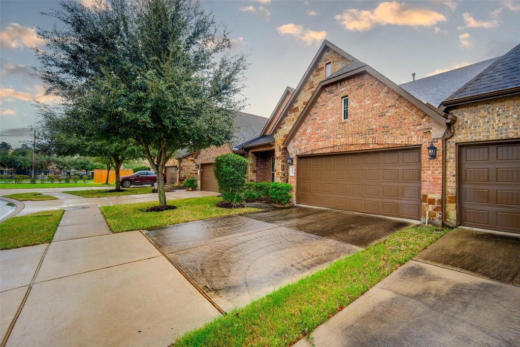 24111 Valencia Ridge Lane - Photo 0
