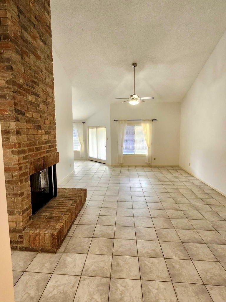 2118 Hickory Lawn Drive - Photo 2