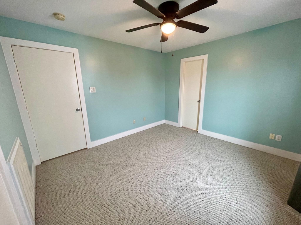5901 Fairdale Lane - Photo 18