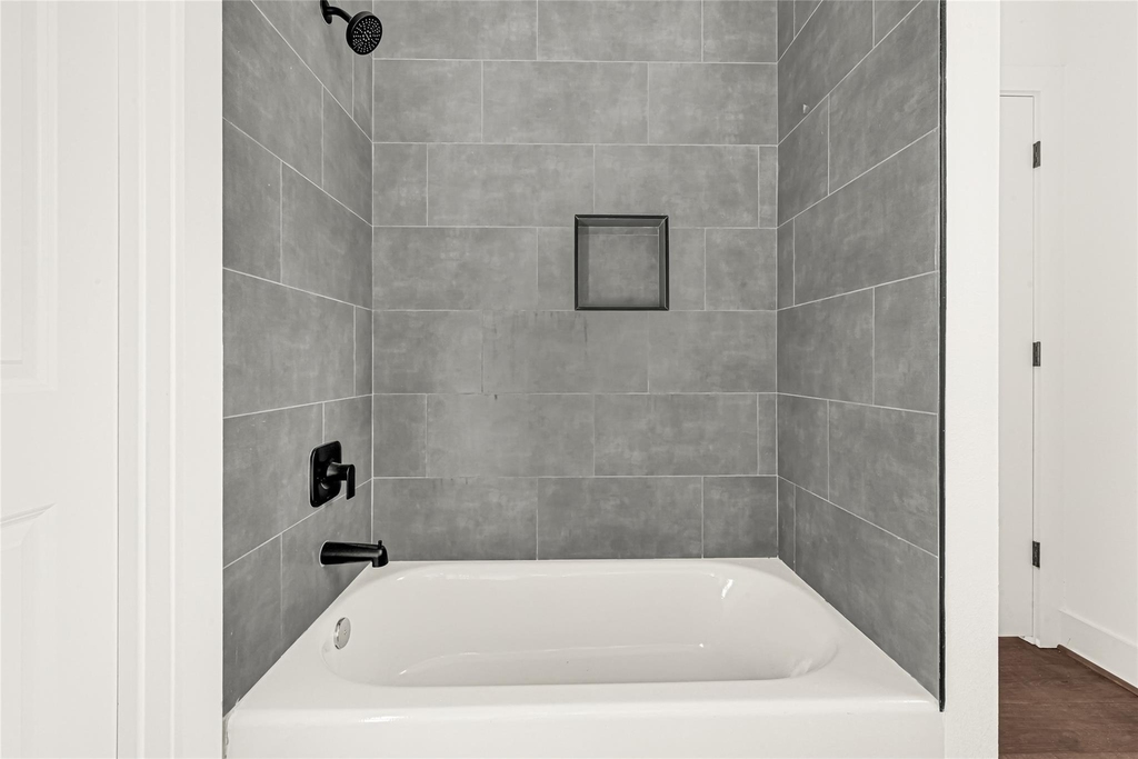 422 Clinton Park St Street - Photo 8