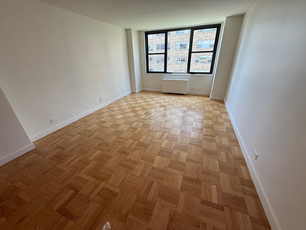 333 East 49th Street - Photo 1