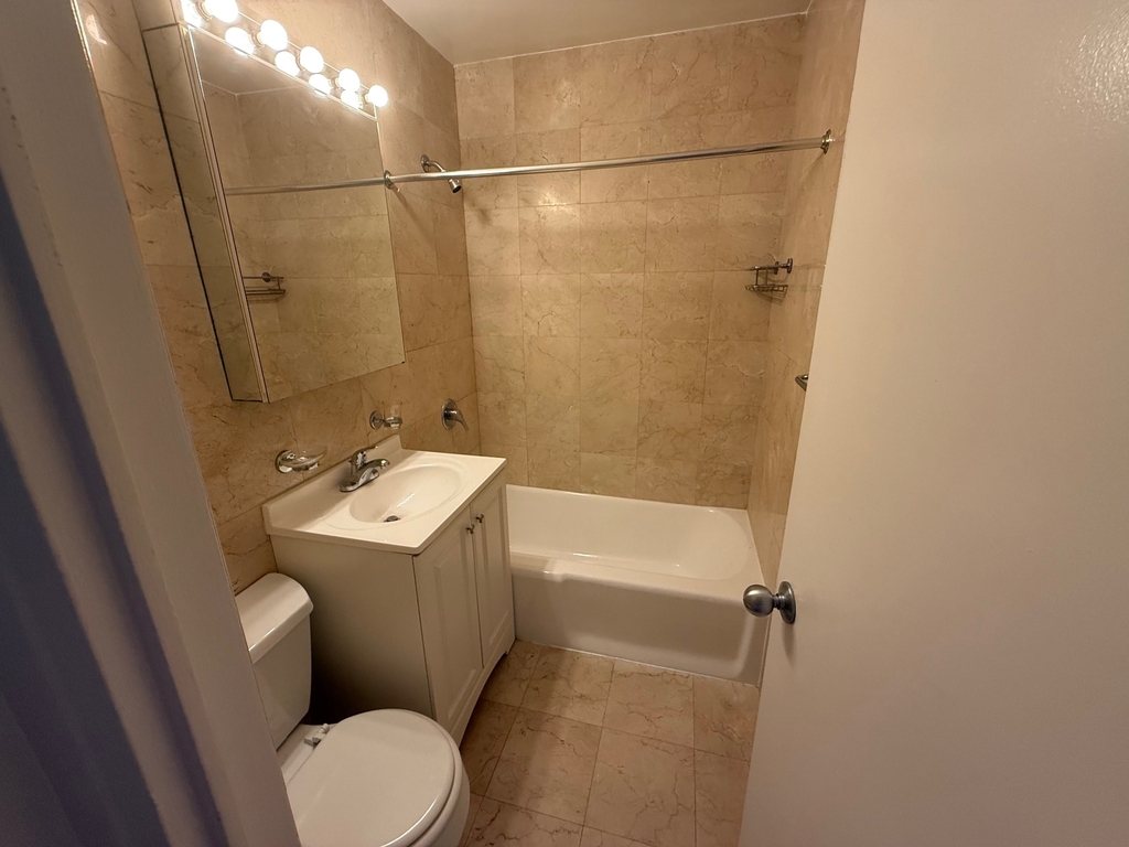 333 East 49th Street - Photo 7