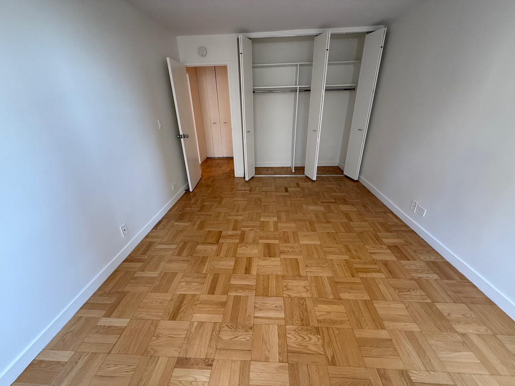 333 East 49th Street - Photo 6