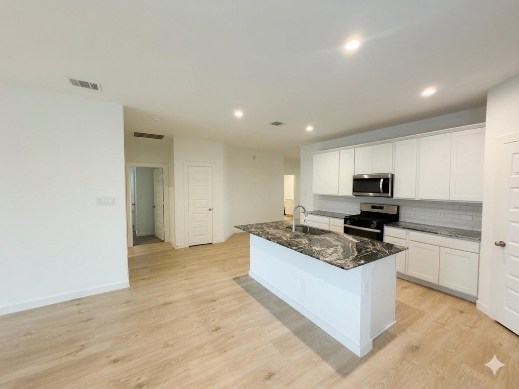 4946 Pine Haven Lane - Photo 8
