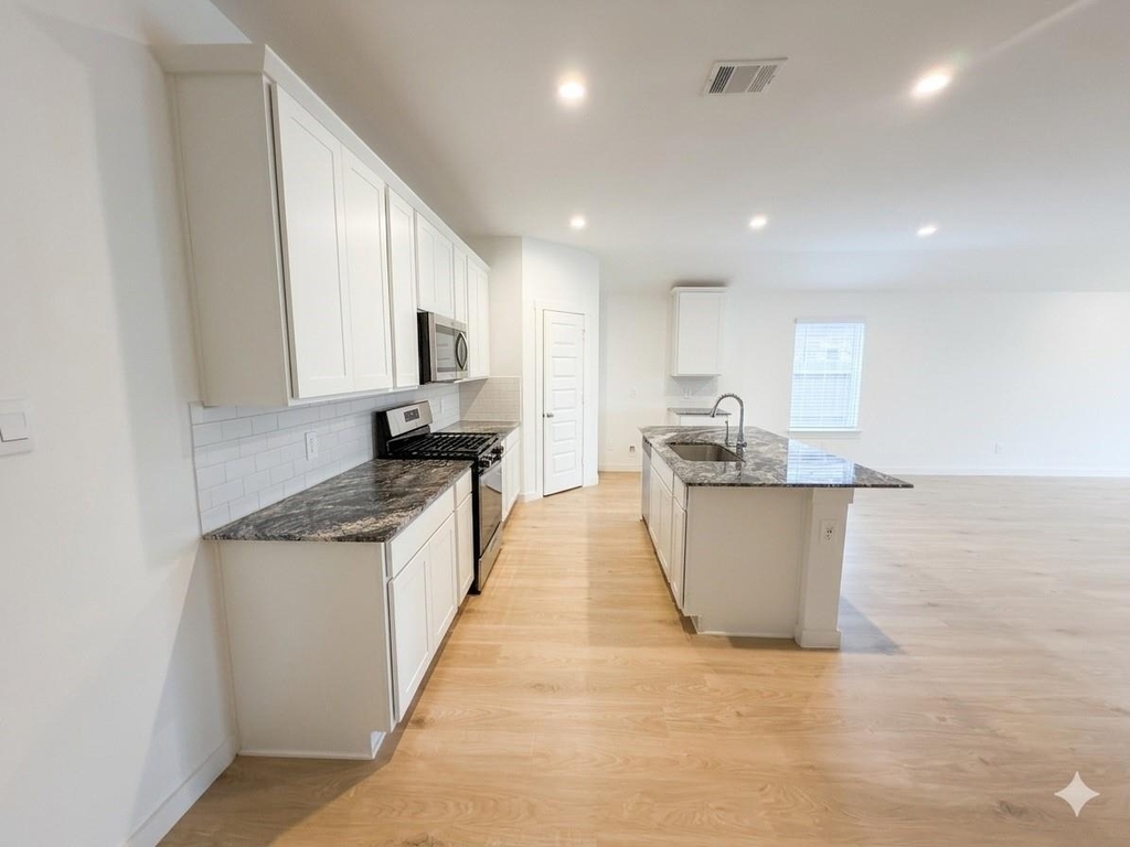 4946 Pine Haven Lane - Photo 10