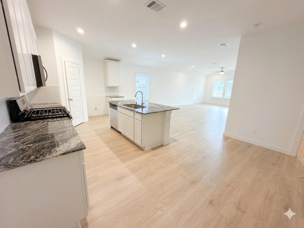 4946 Pine Haven Lane - Photo 4