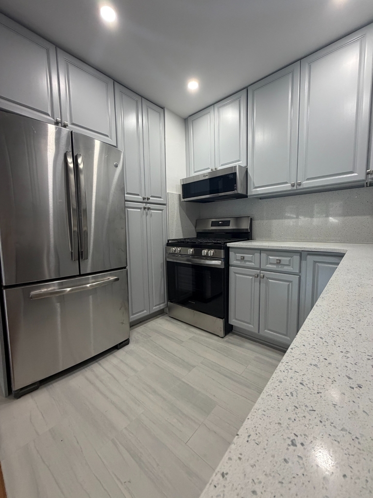  213th Street - Photo 4