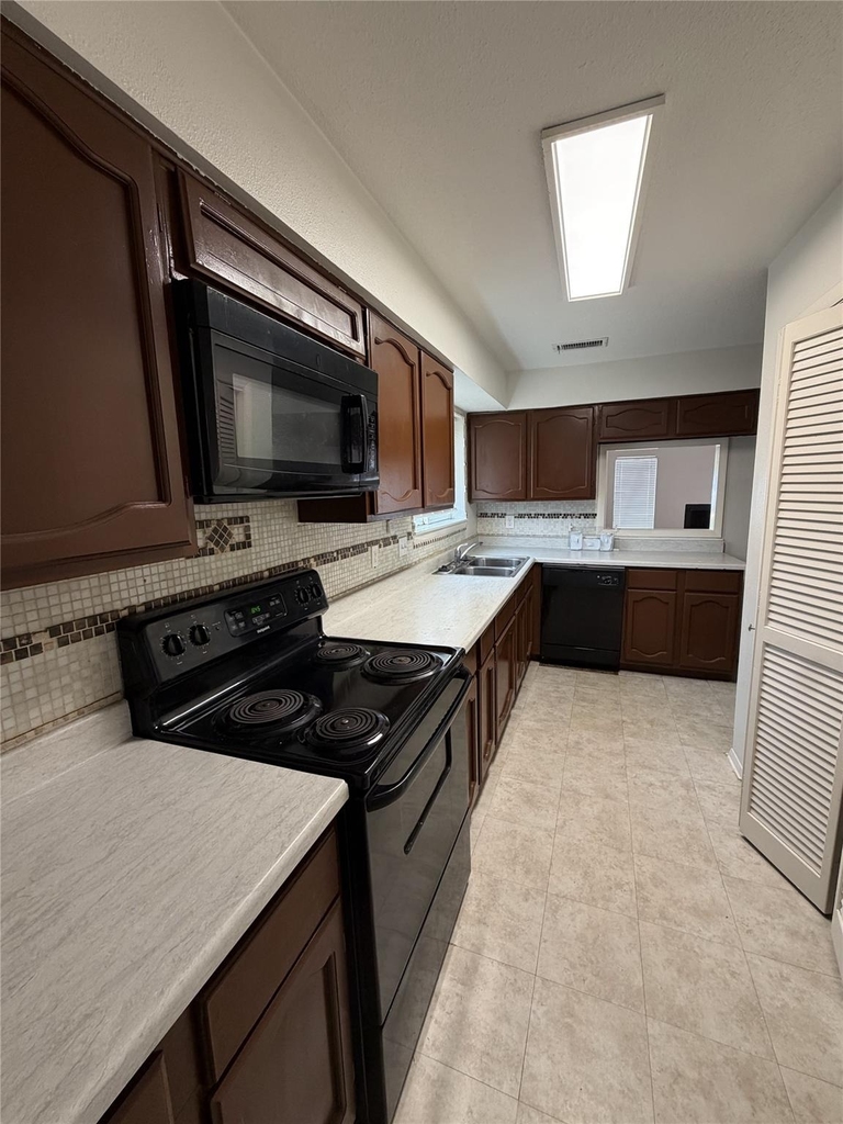 7841 Green Lawn Drive - Photo 3