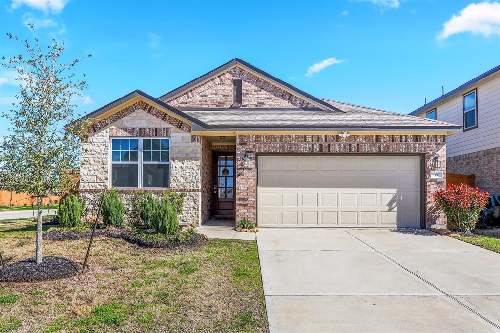 2116 Sweet Bay Drive - Photo 0