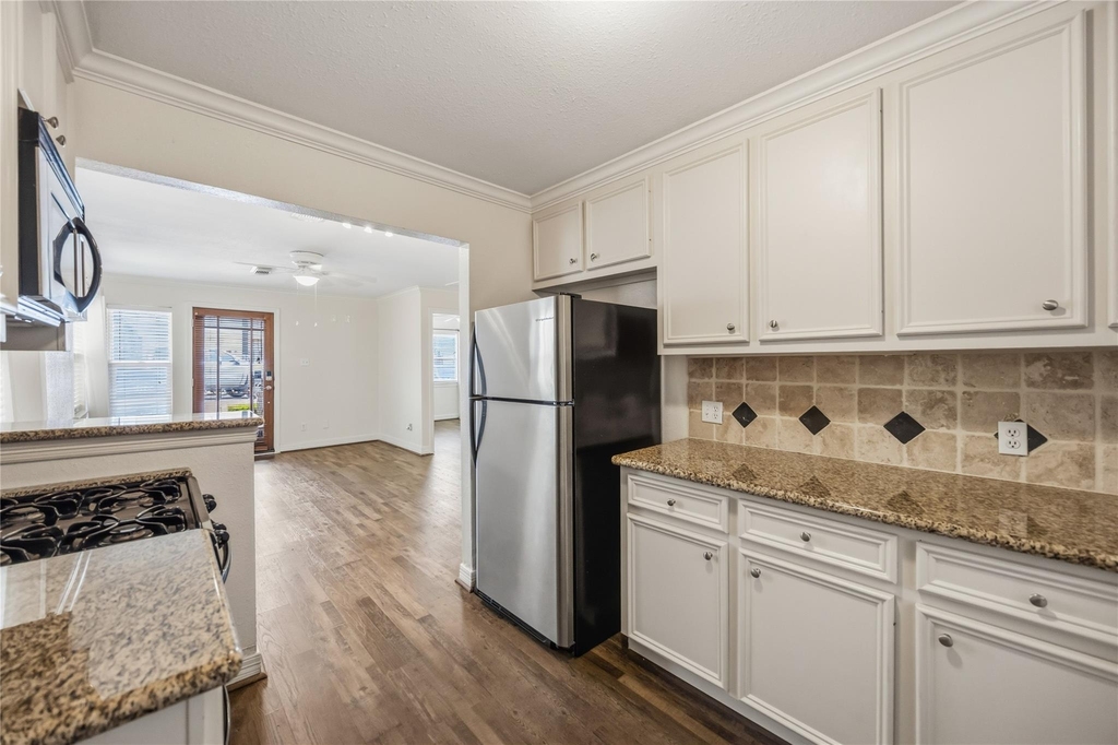 4401 Marina Street - Photo 5