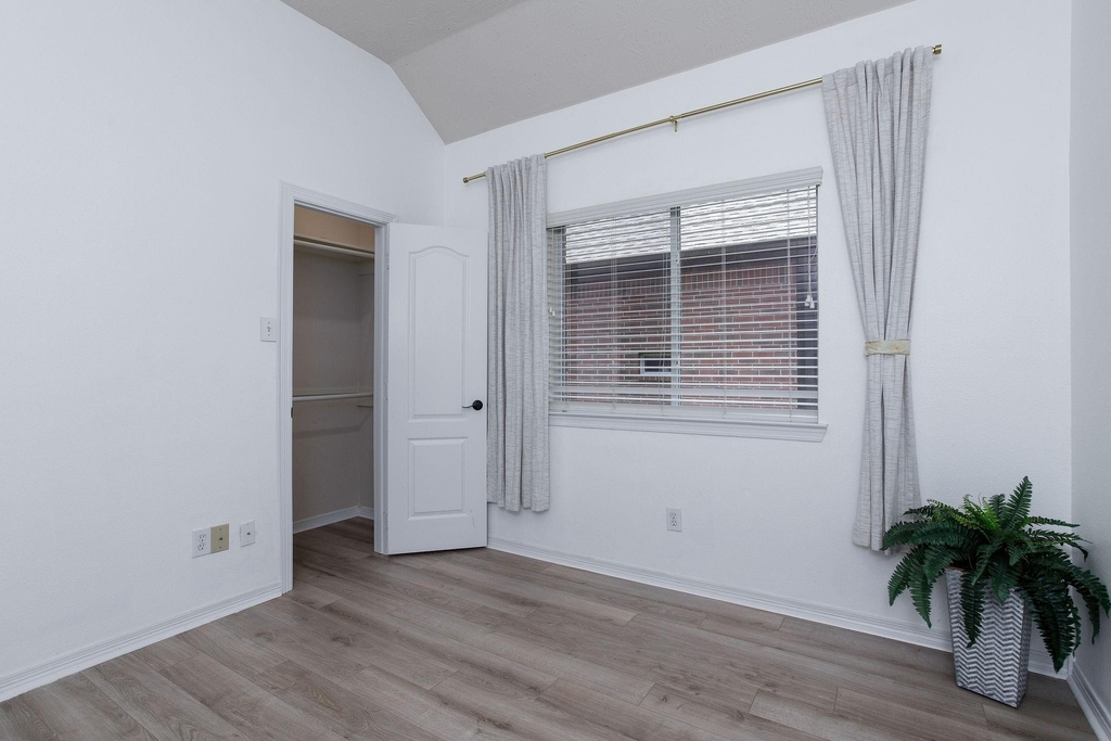 28610 Hidden Cove Drive - Photo 15