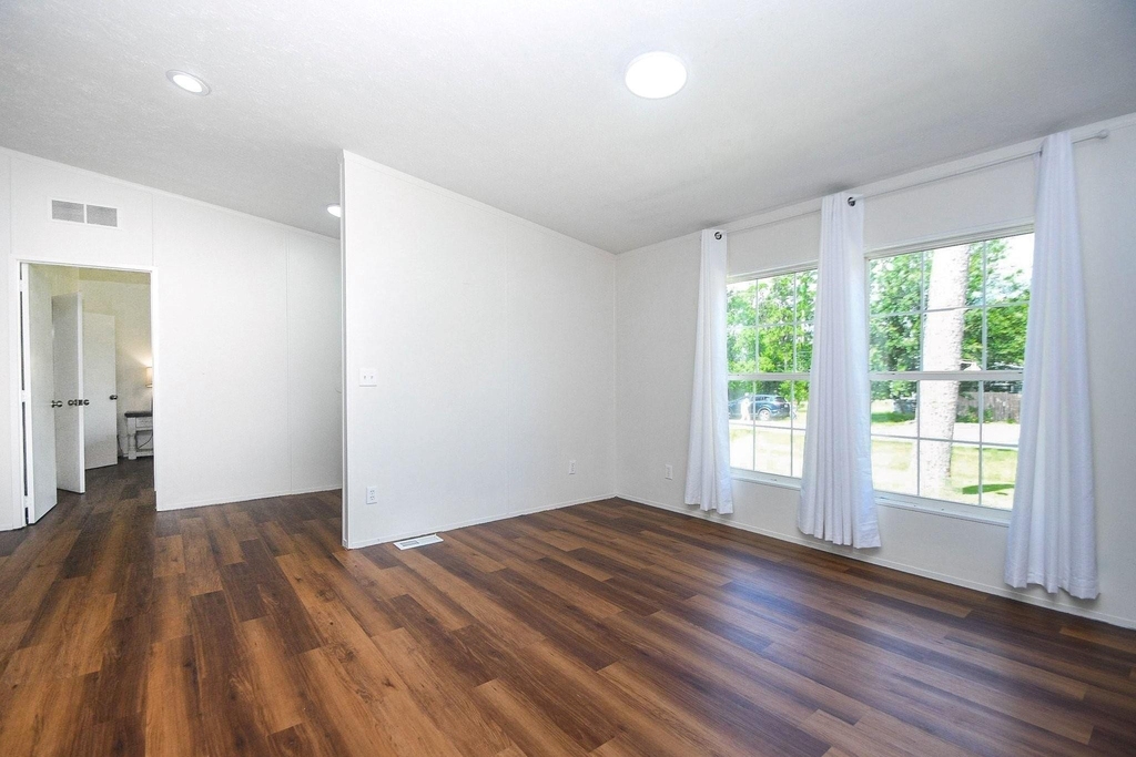 31606 Bryan Street - Photo 12