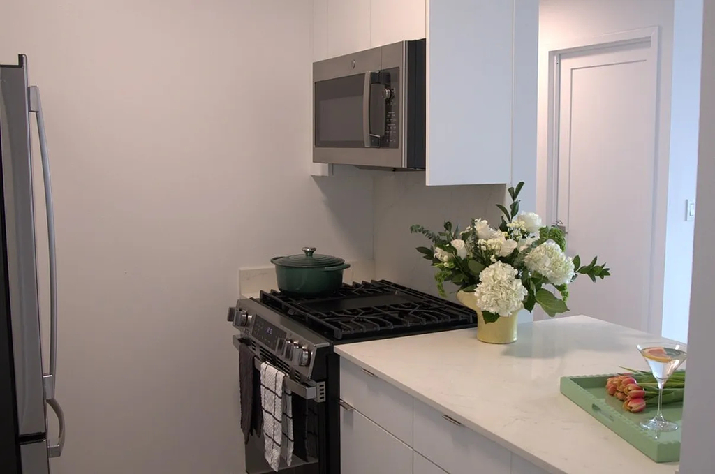 200 Water Street, Unit 708 - Photo 5