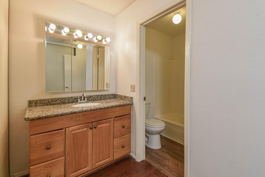 12906 Leader Street - Photo 20