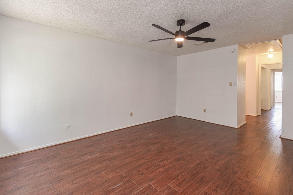 12906 Leader Street - Photo 13