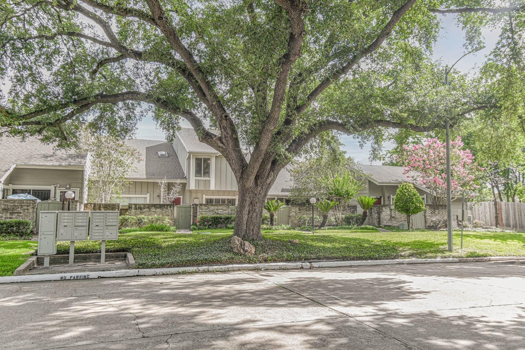 12906 Leader Street - Photo 2