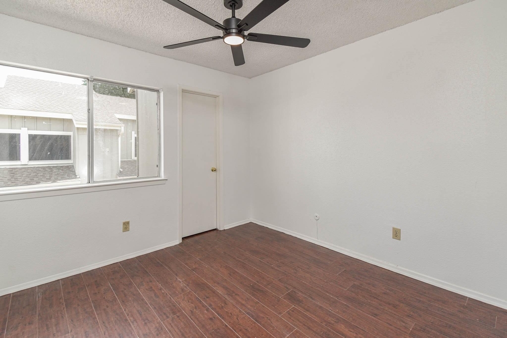 12906 Leader Street - Photo 19