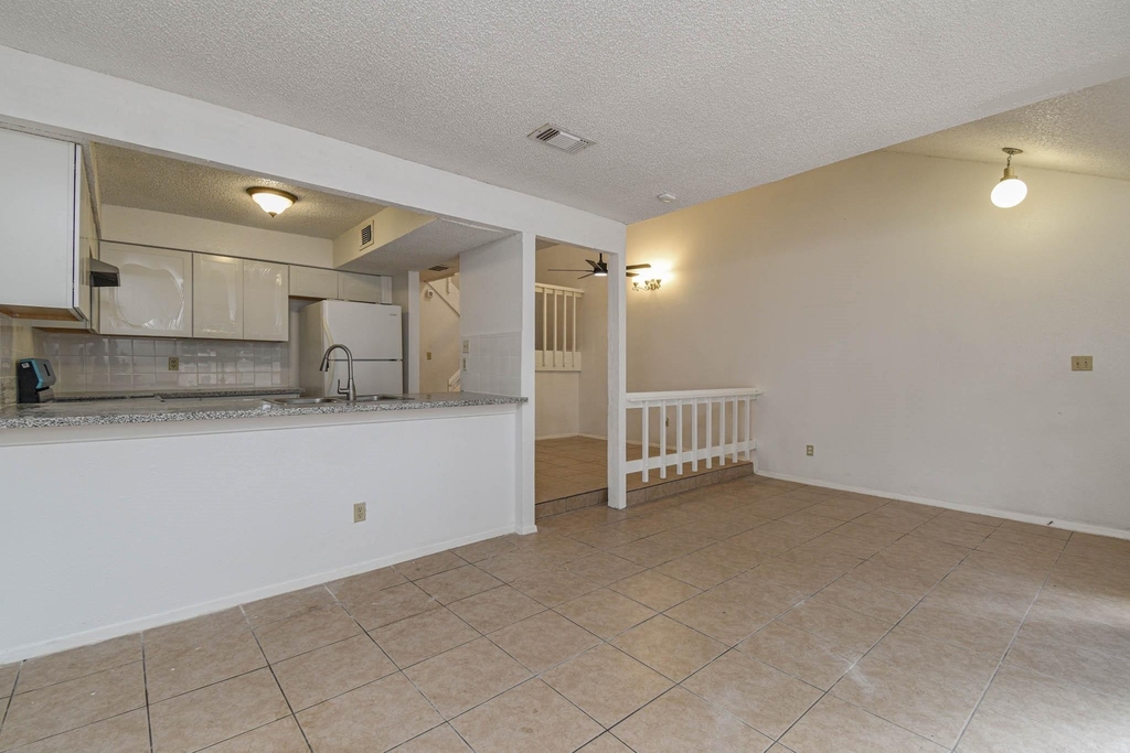 12906 Leader Street - Photo 4