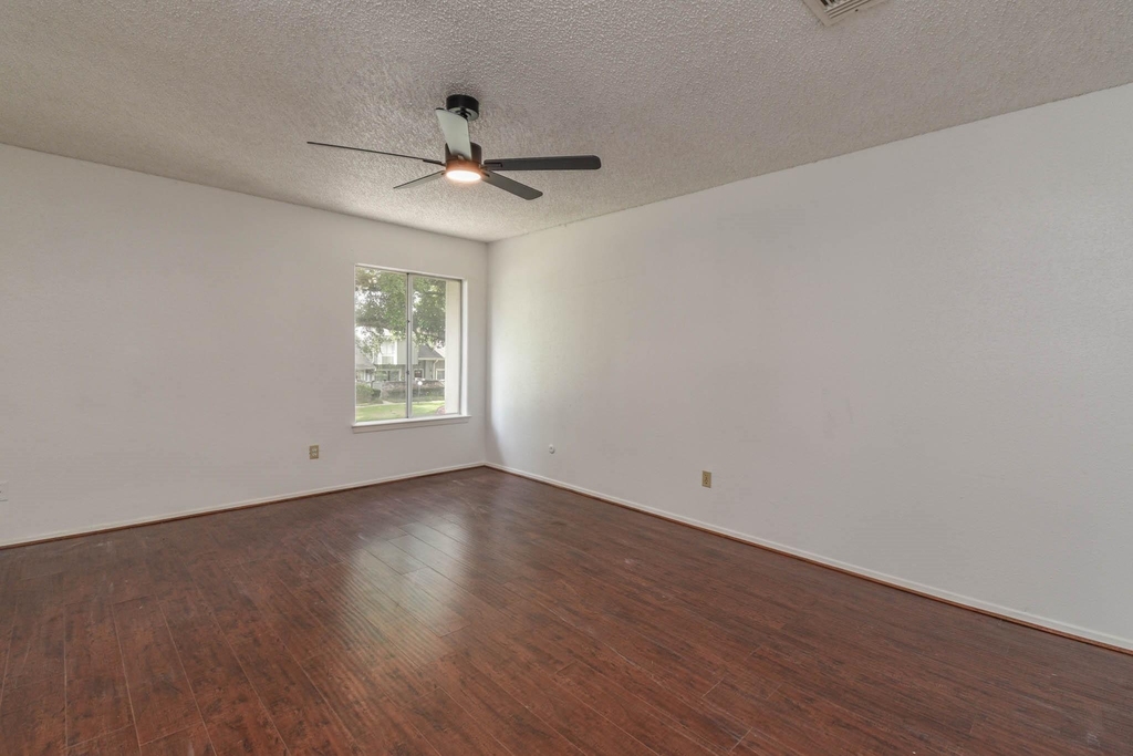 12906 Leader Street - Photo 12