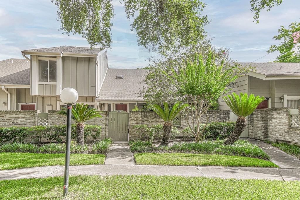 12906 Leader Street - Photo 0