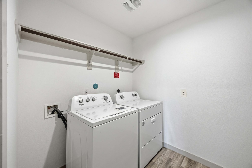 7127 Whispering Leaf Street - Photo 23