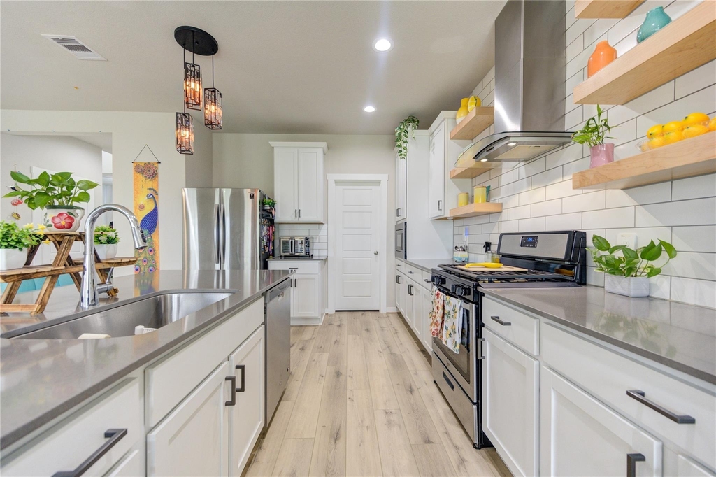 12539 Colchester Creek Court - Photo 9