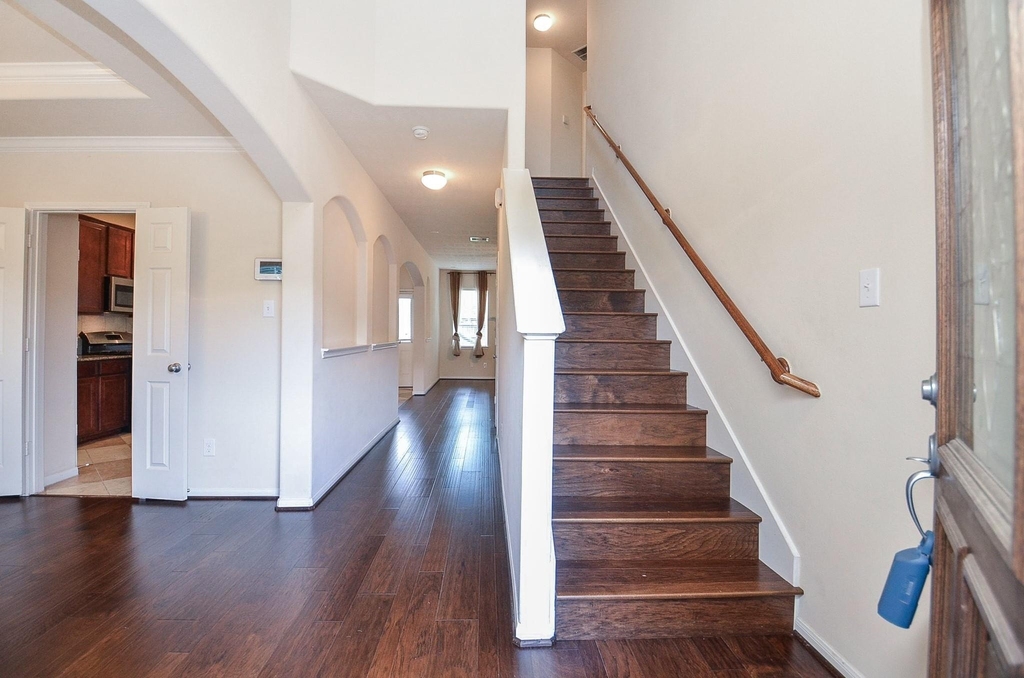 26715 Mandrake Falls Court - Photo 2