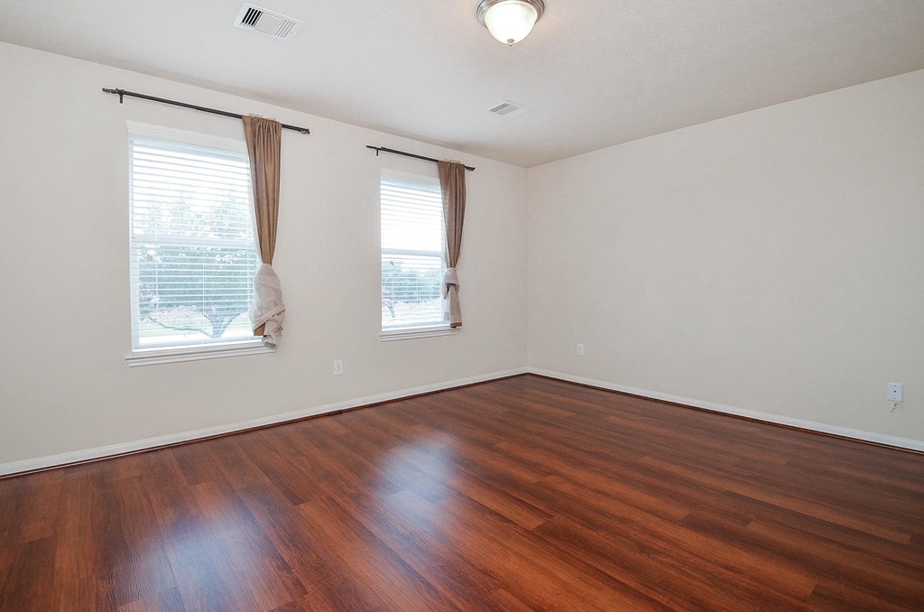 26715 Mandrake Falls Court - Photo 14
