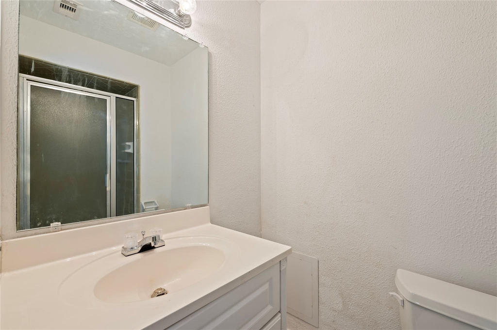 2402 21st Avenue N - Photo 23