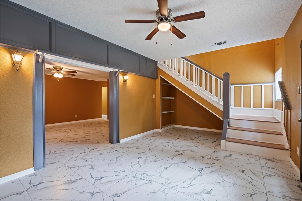 2402 21st Avenue N - Photo 12