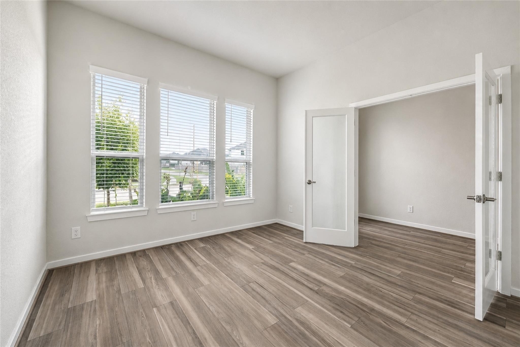 9219 Edgeberry Drive - Photo 5